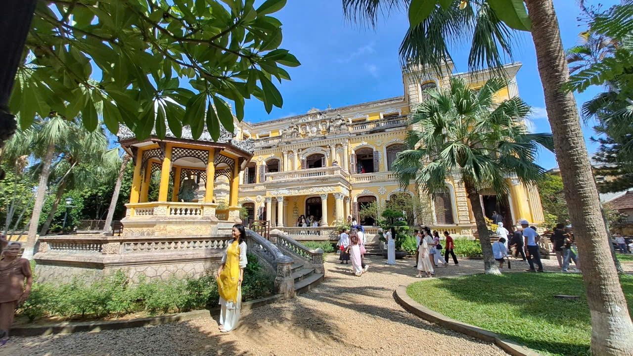 an-dinh-palace